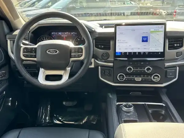 2024 Expedition Max Dashboard Infotainment