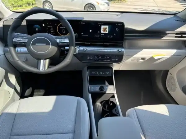 2025 Hyundai KONA Dash & Infotainment