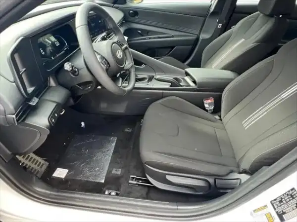 2025 Hyundai SEL Sport Interior