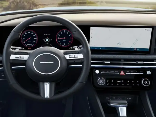 2025 Santa Cruz Dash & Infotainment