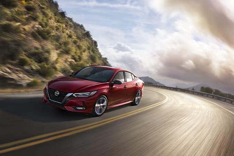 2020-nissan-sentra-exterior-driving-banner-mobile