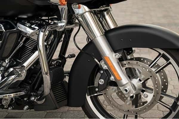 https://di-uploads-development.dealerinspire.com/avalancheharleydavidson/uploads/2017/08/005-kf5-brembo-brakes.jpg