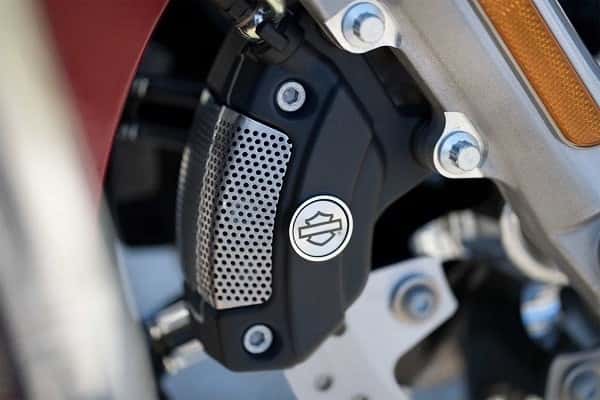 https://di-uploads-development.dealerinspire.com/avalancheharleydavidson/uploads/2017/08/006-kf6-brembo-brakes.jpg