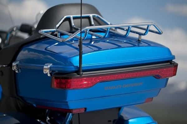 https://di-uploads-development.dealerinspire.com/avalancheharleydavidson/uploads/2017/08/008-kf8-premium-tour-pak-luggage-carrier.jpg