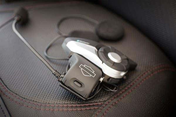 https://di-uploads-development.dealerinspire.com/avalancheharleydavidson/uploads/2018/08/19-cvo-cvo-street-glide-wireless-headsets-interface-module-k6.jpg