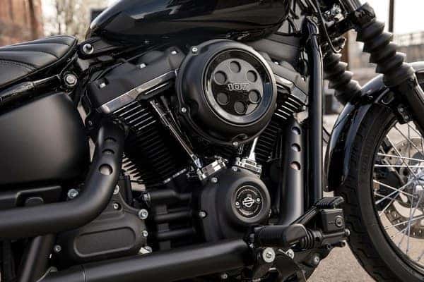 https://di-uploads-development.dealerinspire.com/avalancheharleydavidson/uploads/2018/08/19-softail-street-bob-milwaukee-eight-107-engine-k3.jpg