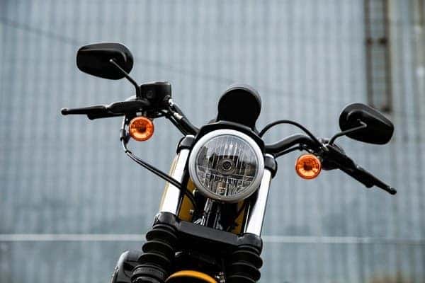 https://di-uploads-development.dealerinspire.com/avalancheharleydavidson/uploads/2018/08/19-sportster-iron-883-drag-style-handlebar-k7.jpg