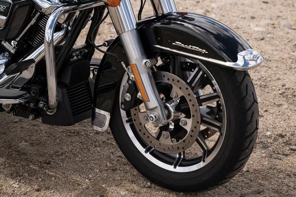 https://di-uploads-development.dealerinspire.com/avalancheharleydavidson/uploads/2018/08/19-touring-road-king-cast-aluminum-impeller-wheels-k4.jpg