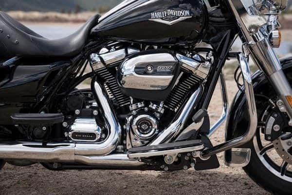 https://di-uploads-development.dealerinspire.com/avalancheharleydavidson/uploads/2018/08/19-touring-road-king-milwaukee-eight-v-twin-engine-k2.jpg