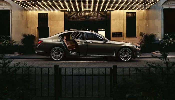 7 Series A Timeless Presence