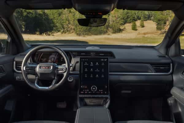 gmc_terrain_2025_dashboard_ouoolb