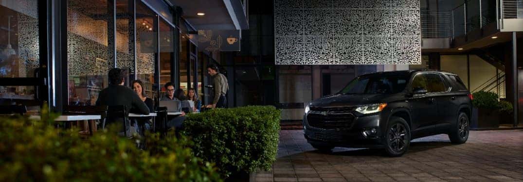 2021-Chevrolet-Traverse-Midnight-Edition-a_o