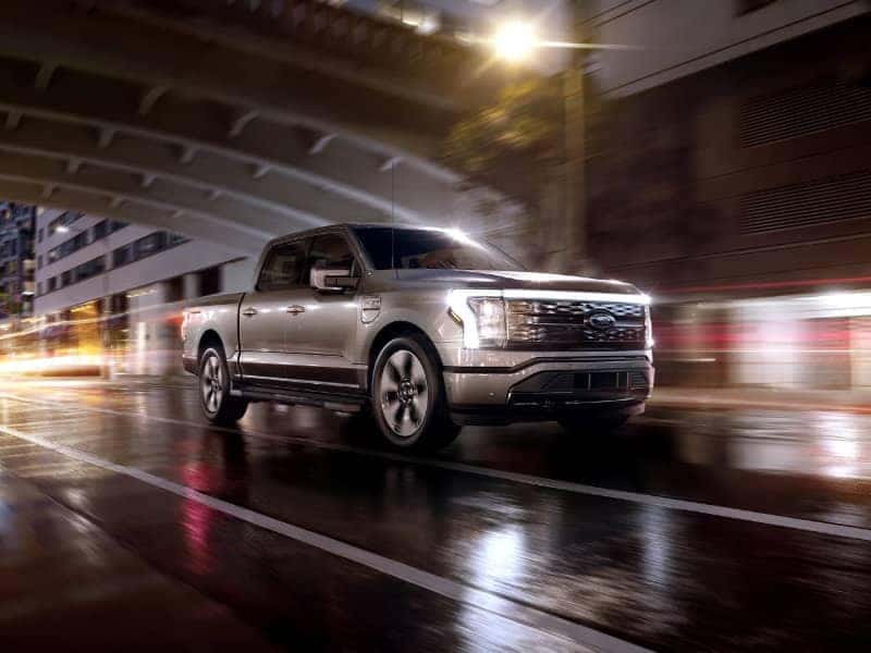 2022FordF-150Lightning-exterior-01