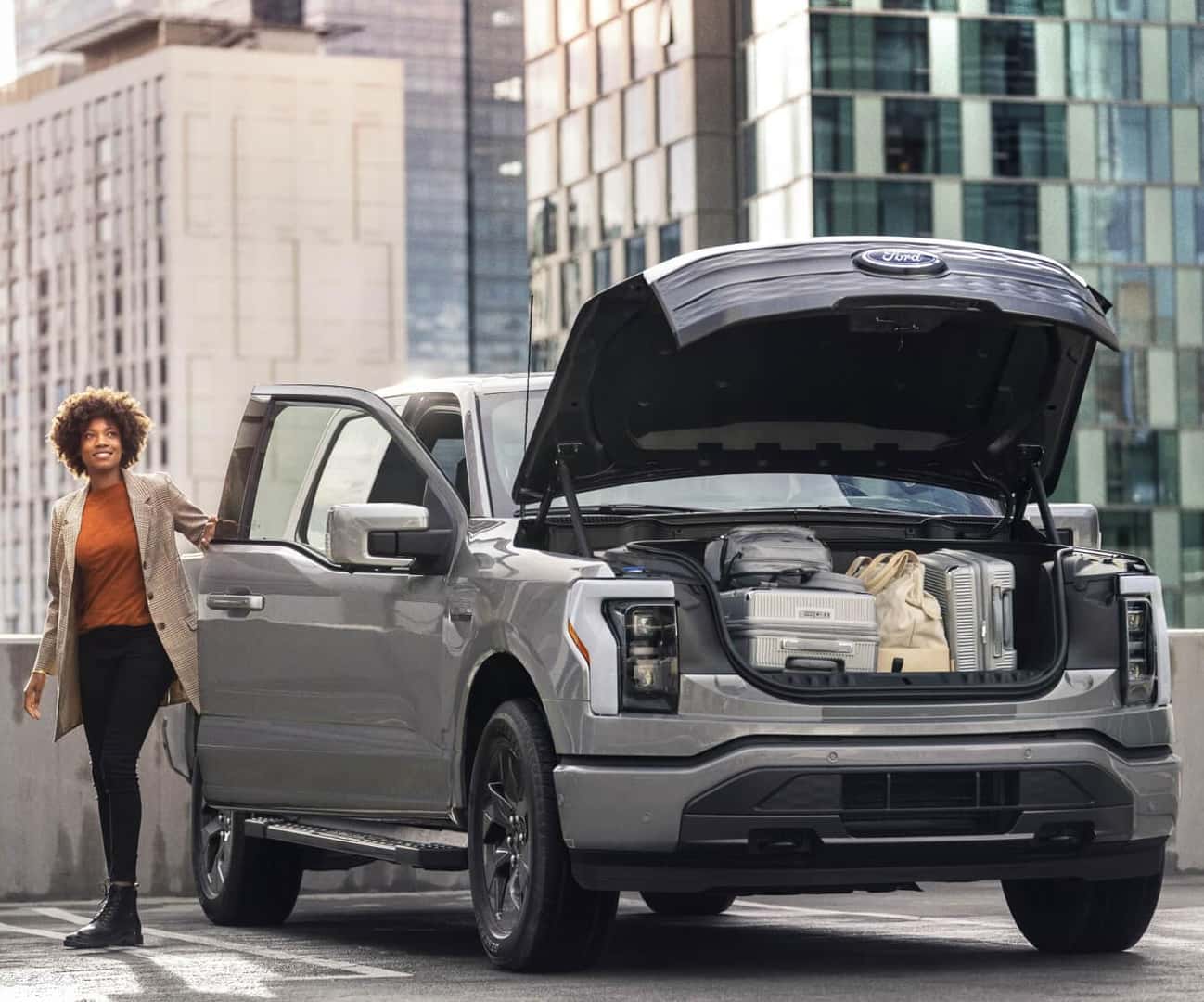 Ford F-150 Lightning vs. Rivian R1T