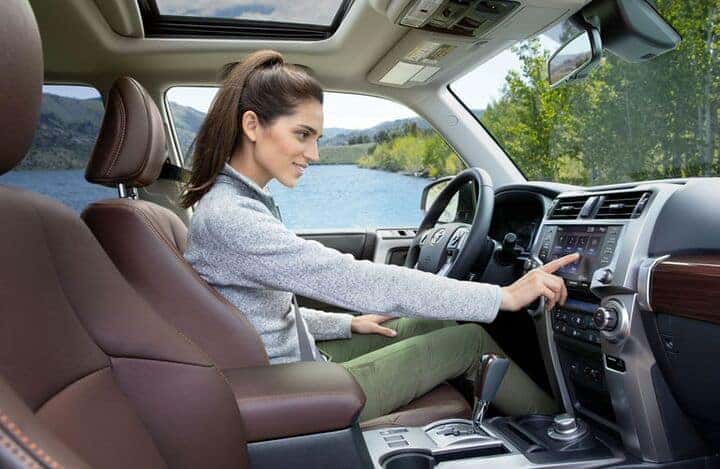 2020-Toyota-4Runner_B--3-15_o