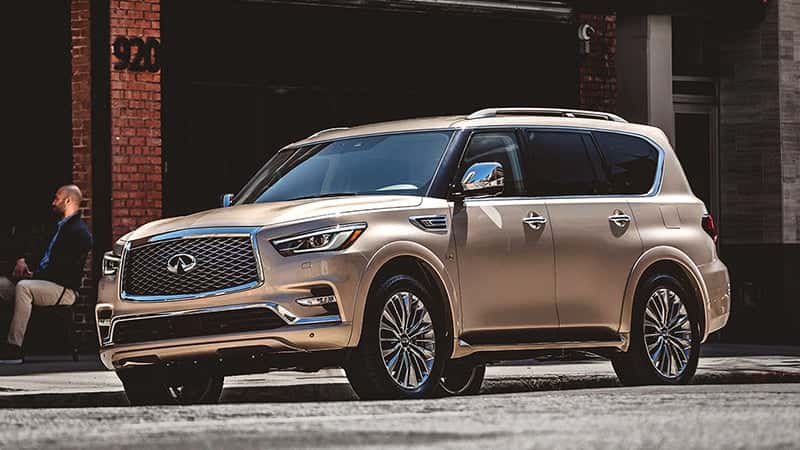 2020-Infiniti-QX80-sidefacing-view