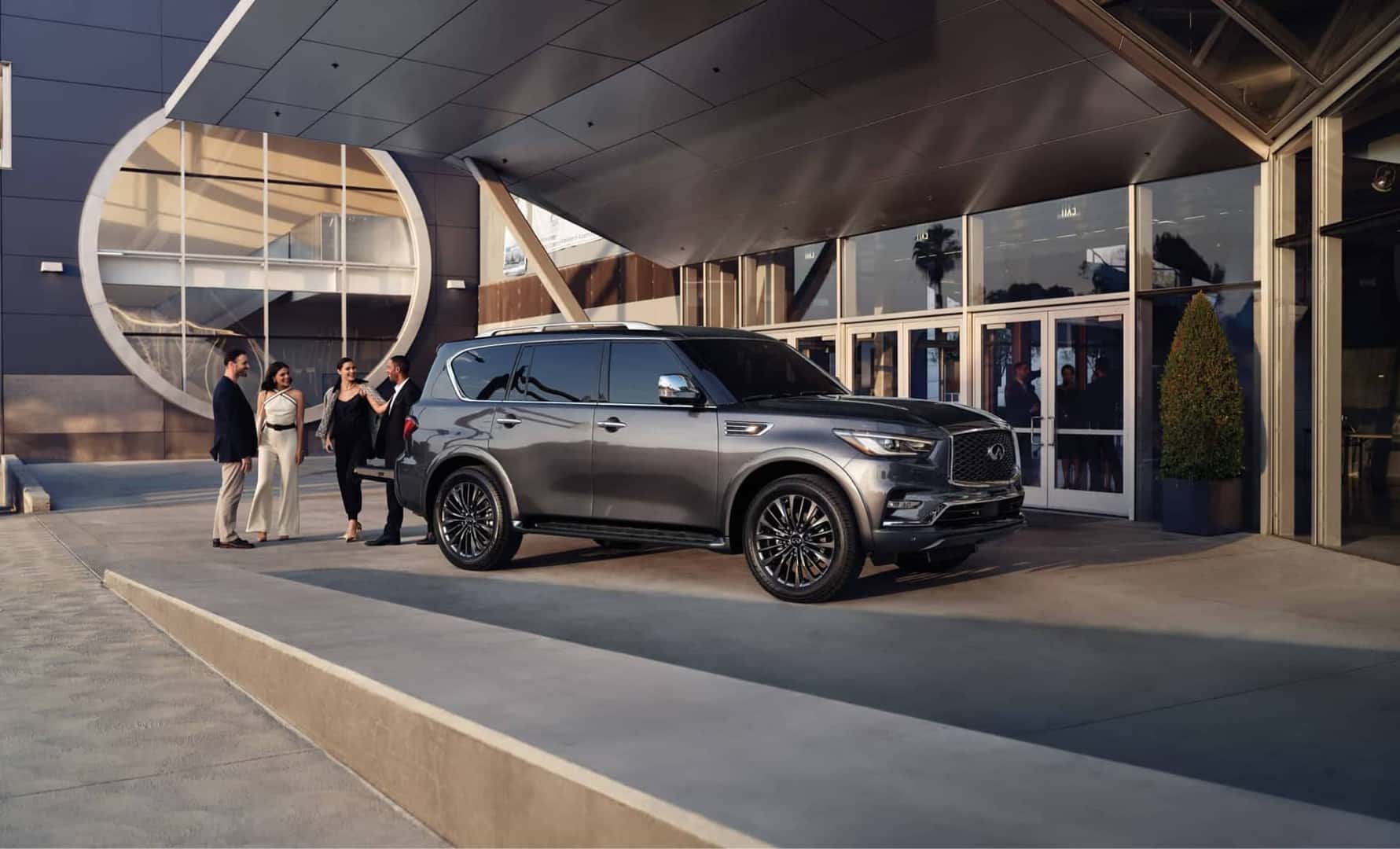 2024 INFINITI QX80 Exterior Hero