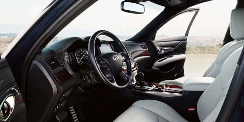 Q70 Drivers Sideview Interior