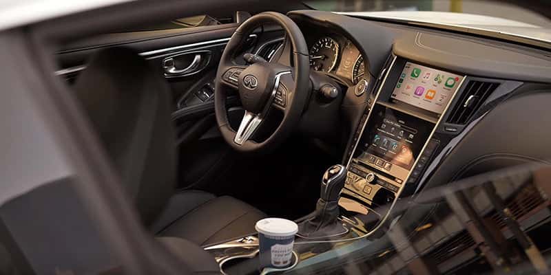 2021 Q60 04 Interior