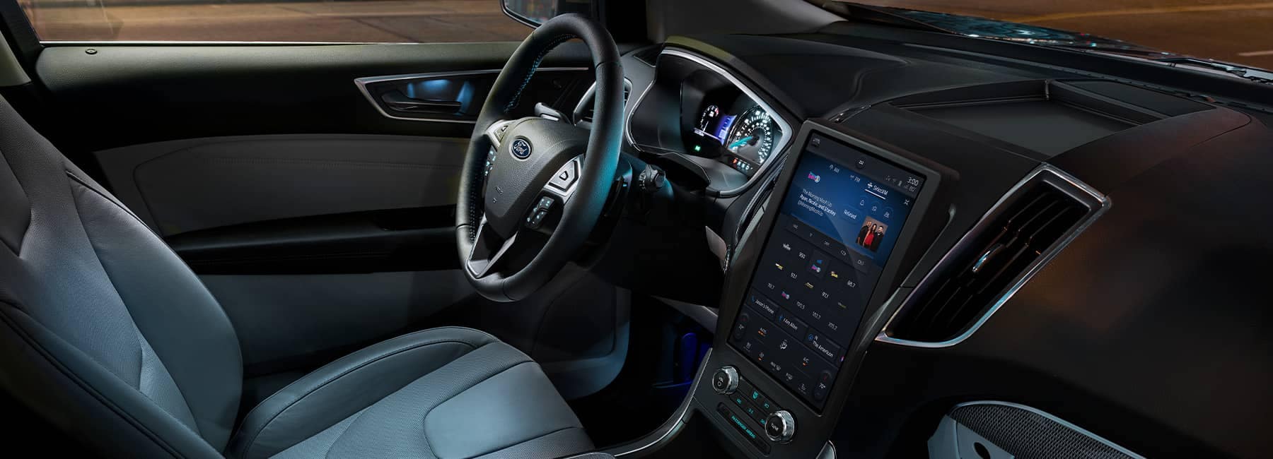 2022 Ford Edge front seats and dashboard.