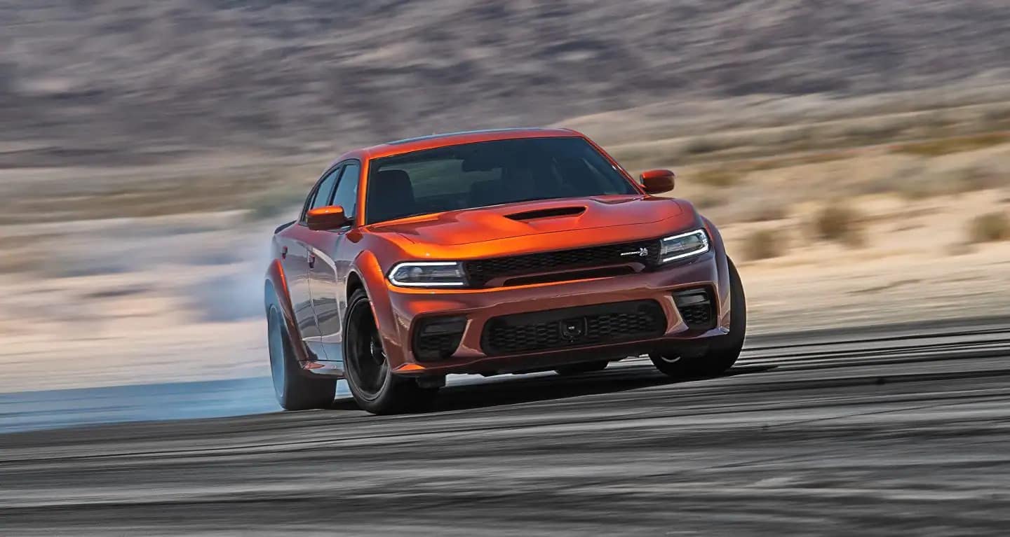 2022-dodge-charger-speeds-on-dirt
