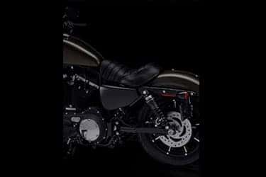 https://di-uploads-development.dealerinspire.com/dibrandhubharleydavidson/uploads/2021/01/2021-Iron883-Features-04.jpg