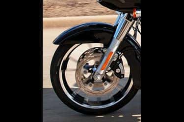 https://di-uploads-development.dealerinspire.com/dibrandhubharleydavidson/uploads/2021/01/2021-RoadGlide-Features-02.jpg
