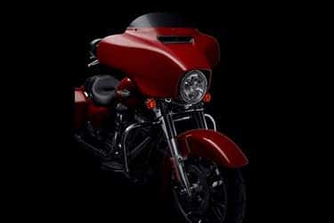 https://di-uploads-development.dealerinspire.com/dibrandhubharleydavidson/uploads/2021/01/2021-StreetGlide-Features-04.jpg
