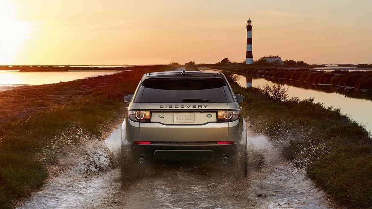 2018 Land Rover Discovery Sport off roading