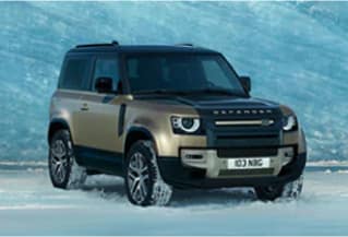Land Rover Defender in Snow