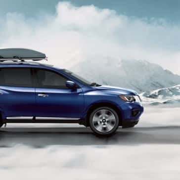 2018 Nissan Pathfinder driving in snow