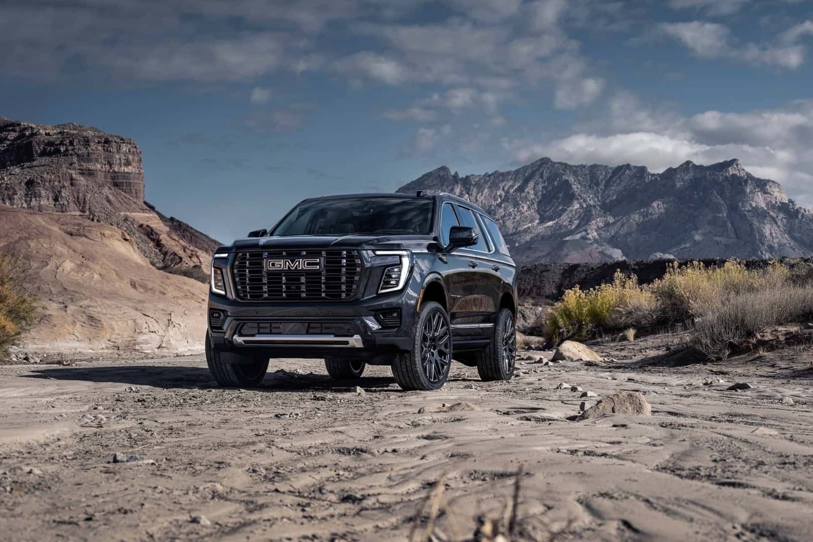 2025-gmc-yukon-denali-ultimate-001.jpg
