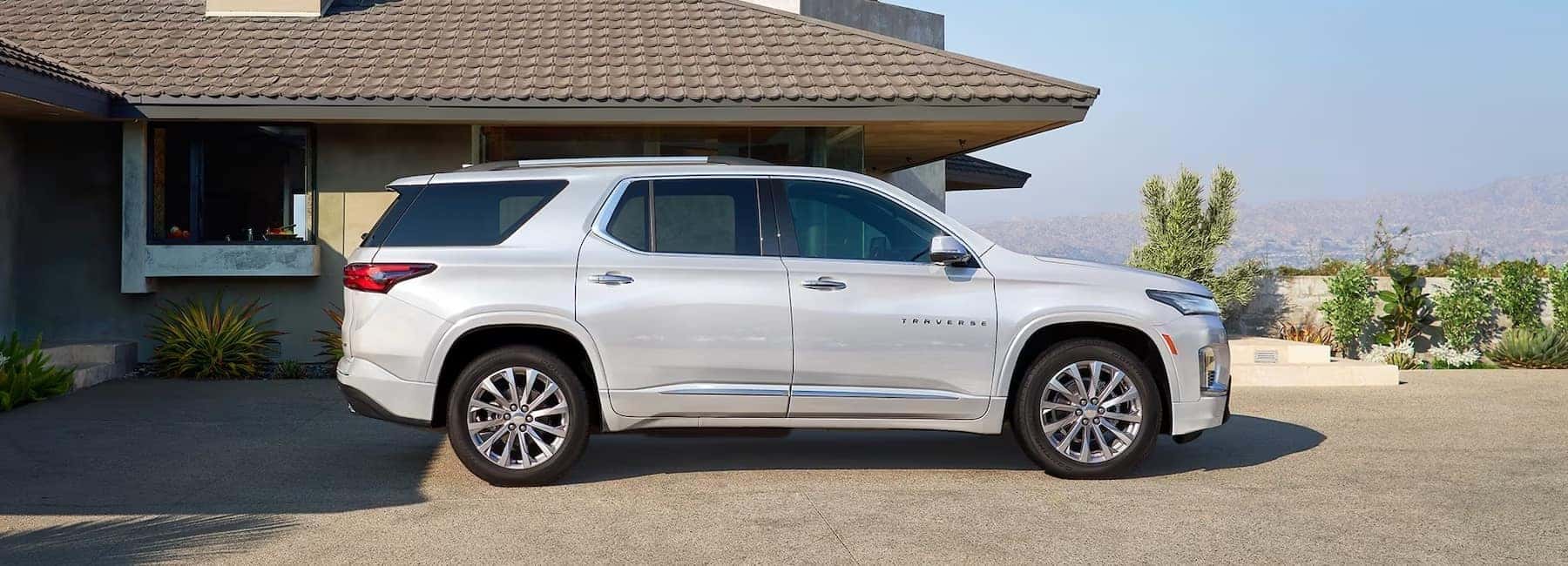 2023-chevy-traverse-parked-on-hilltop-house-drive
