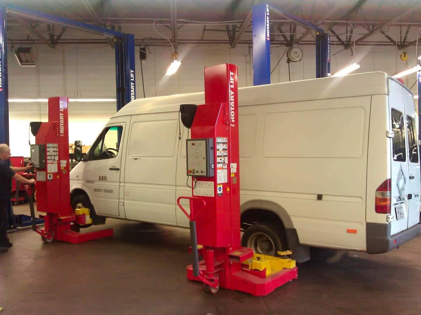 45k pound lift for commercial trucks and vans
