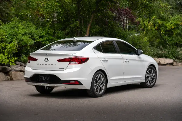 2019 hyundai elantra vs toyota corolla ed voyles hyundai smyrna 2019 hyundai elantra vs toyota corolla