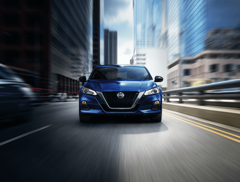 Deep Blue Pearl 2022 Nissan Altima front view