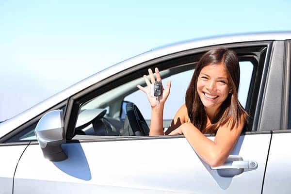 woman-in-car