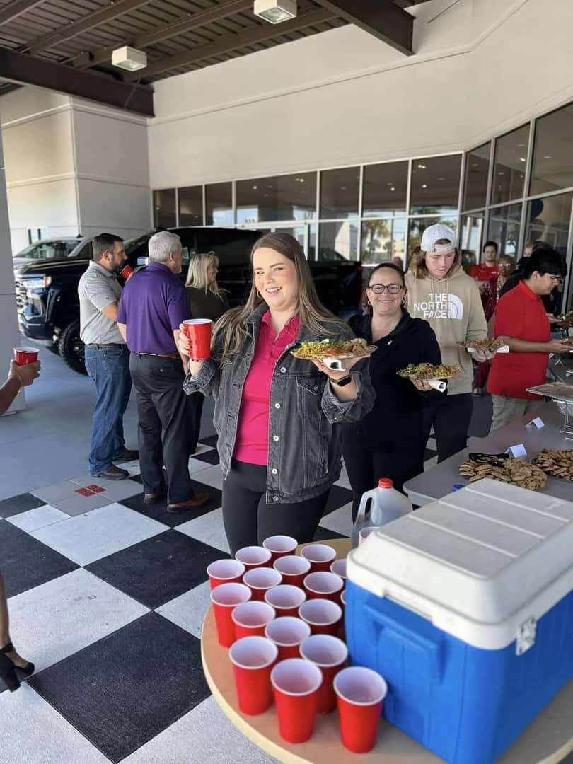 People getting food and drinks