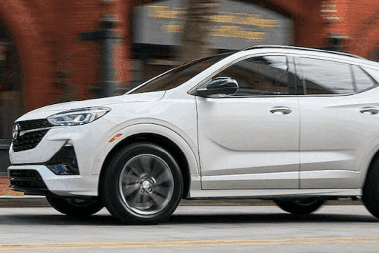 2022-Buick-Encore-GX-Small-SUV_white-streetsho