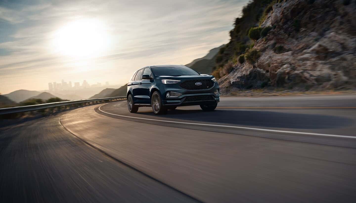 Ford-SUV-mountain-road