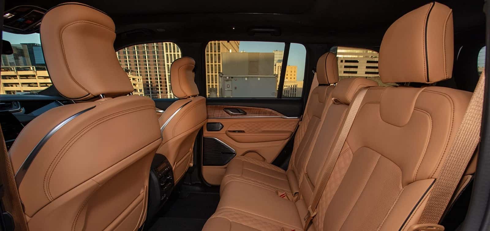 2025 Jeep Grand Cherokee Interior