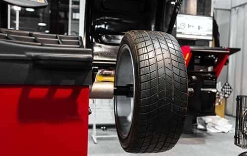 tire on tire balancing machine