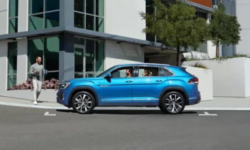 An exterior side view of the 2024 VW Atlas