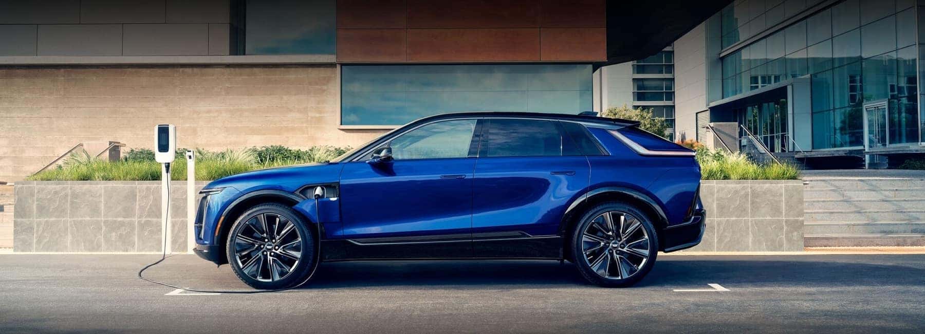 2023 XT4 driving down city road