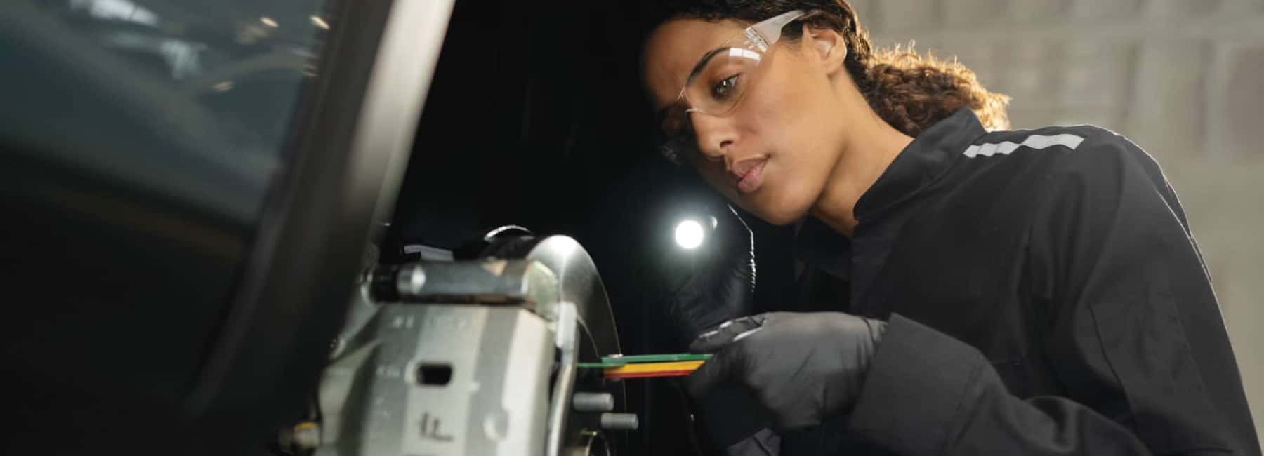 Infiniti-service-technician