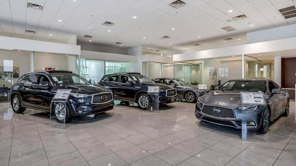 infiniti-of-scottsdale-showroom