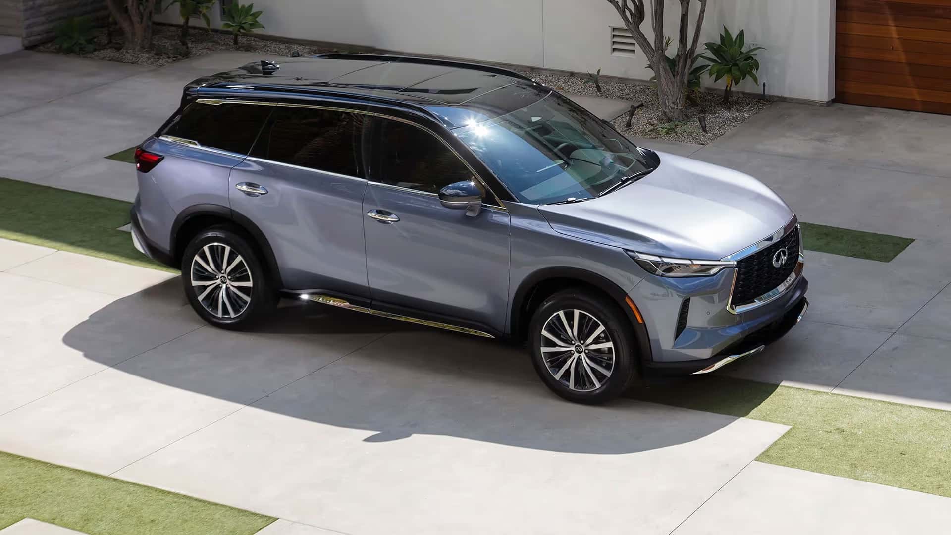 2022-QX60-Parked-In-Driveway