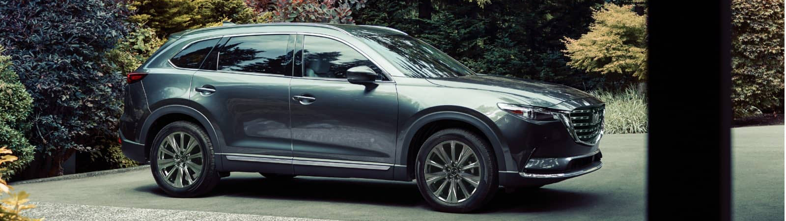 2021-Mazda-CX-5-parked-sideview