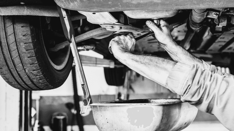 Free-first-oil-change-B-W