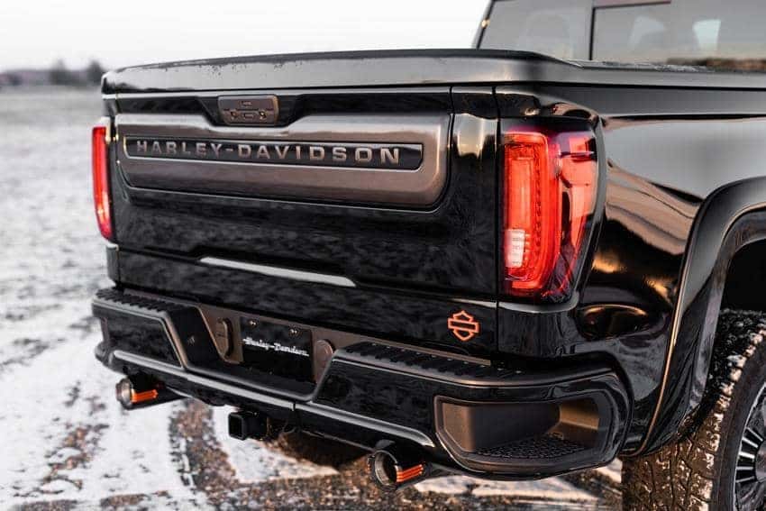 Harley-Davidson GMC Sierra Tailgate and double exhaust system